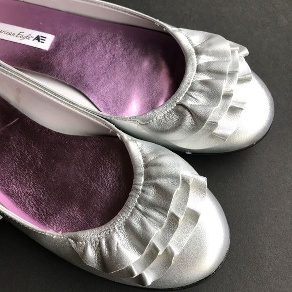 American Eagle By Payless Shoes - American Eagle shoe7 silver flat w/ruffle NWT